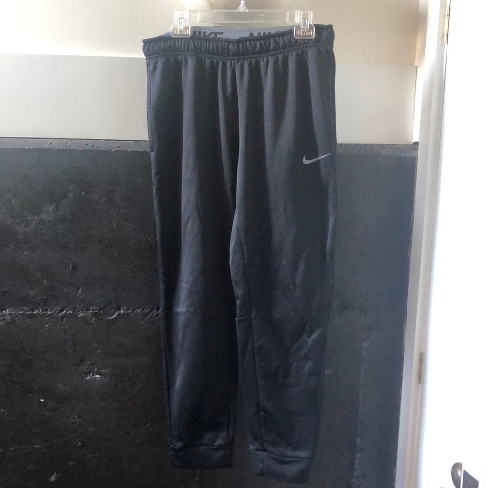 All-Black Nike Therma-Fit Sweatpants
